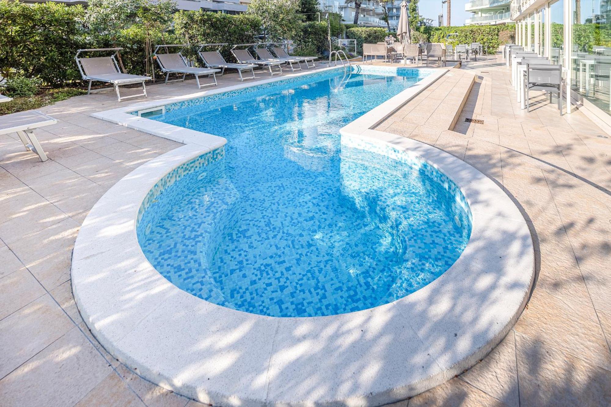 Hotel Kent Milano Marittima Buitenkant foto