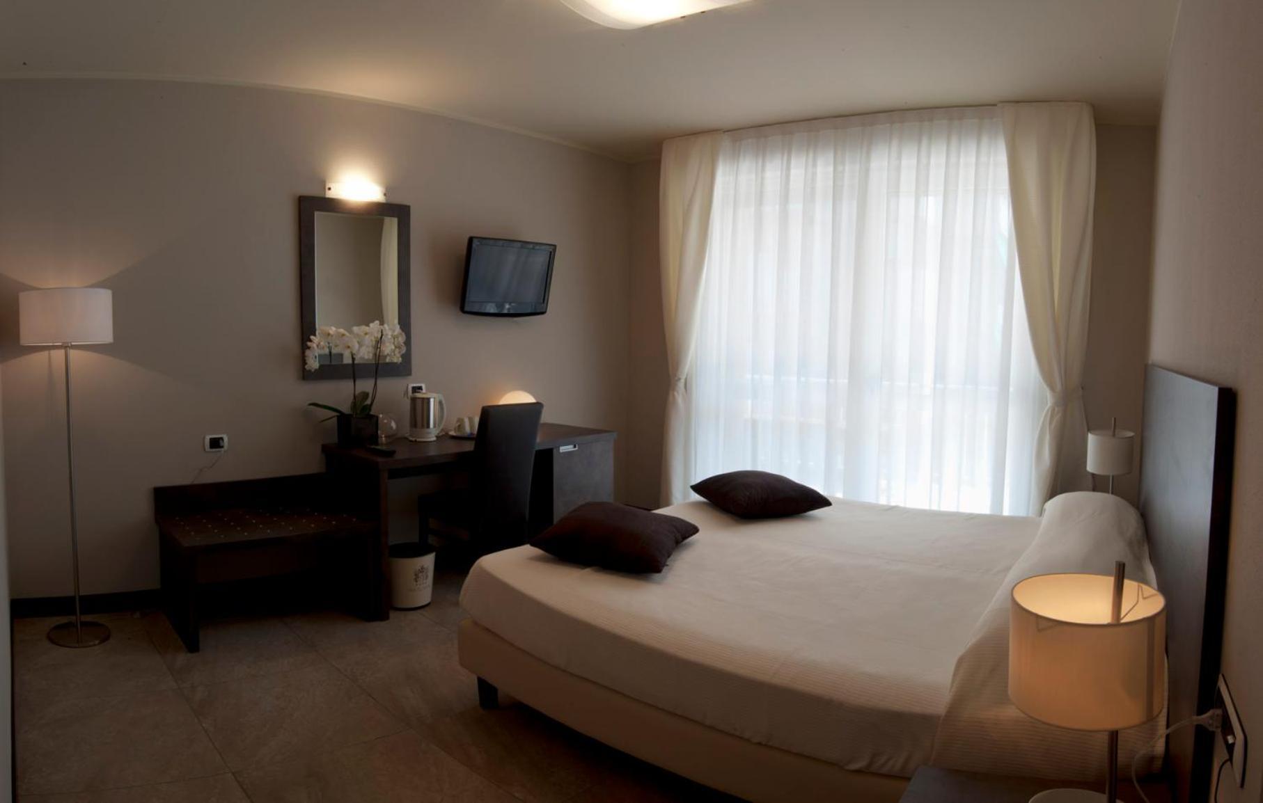 Hotel Kent Milano Marittima Buitenkant foto